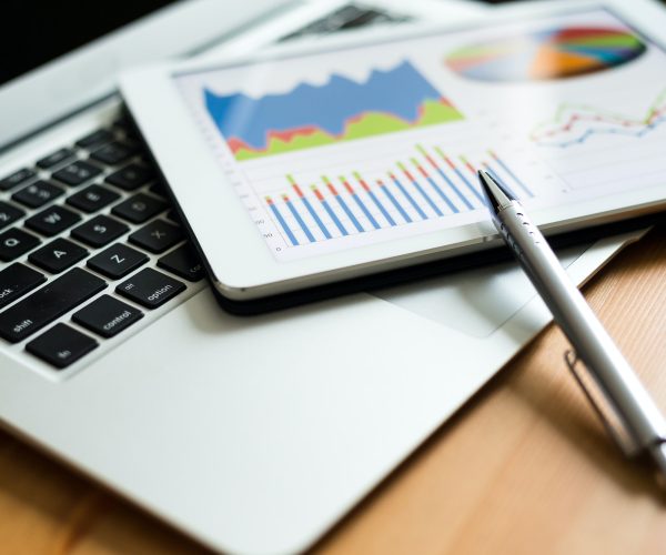 business-analytic-with-tablet-pc-and-laptop-computer